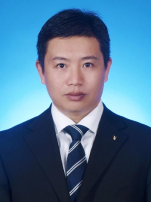 董强​