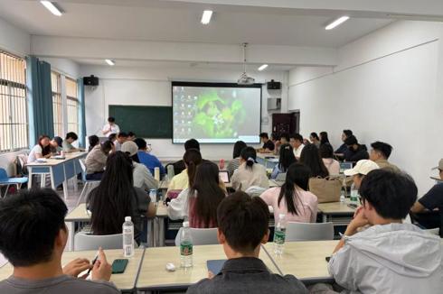 探文明源流，悟华夏根基 ——2026级文物研究生举办首期读书会侧记